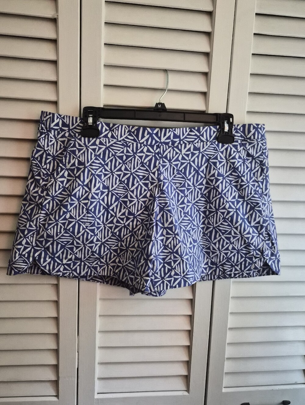 Lilly Pulitzer Blue & White Geometric Women's Shorts